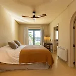 Primavera Renovated Seaview In Vila *
