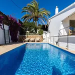 Primavera Renovated Seaview In Vila *