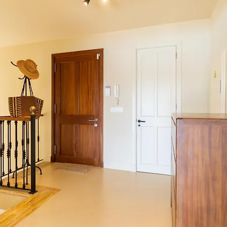 Primavera Renovated Seaview In