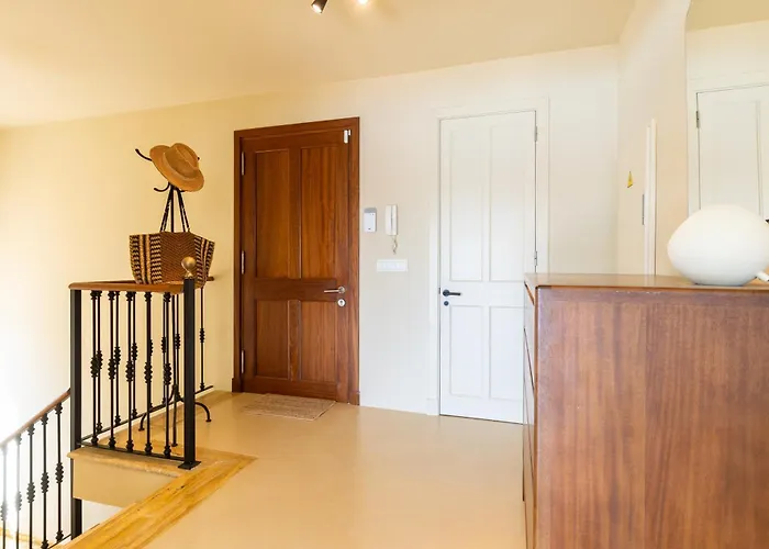 Primavera Renovated Seaview In