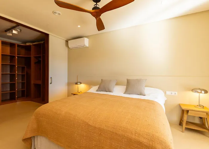 Primavera Renovated Seaview In מאהון