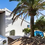 Primavera Renovated Seaview In