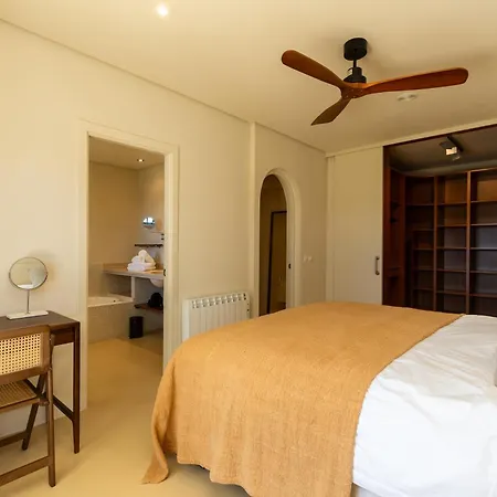 Primavera Renovated Seaview In