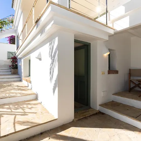 Primavera Renovated Seaview In