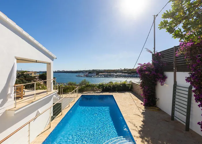 Primavera Renovated Seaview In