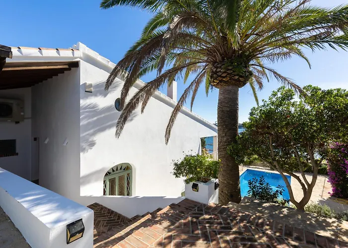 Primavera Renovated Seaview In